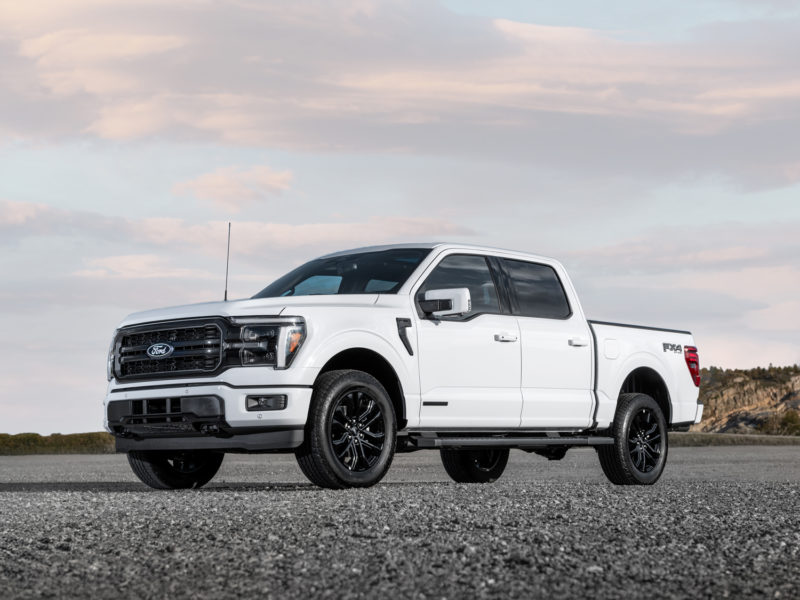 En vit Ford F-150 Hybrid